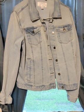 Time and Tru Light Wash Denim Jacket - Pale Blue